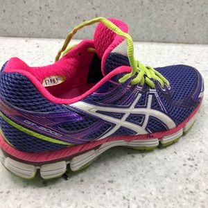ASICS GT 2000 Running Shoes ***only worn twice***